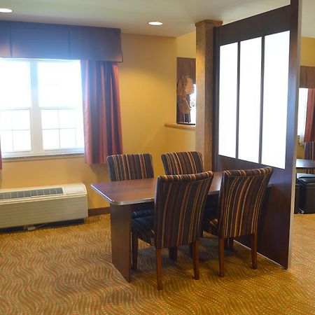 Microtel Inn And Suites By Wyndham Rawlins Exterior photo